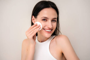 The Ultimate Guide to the Best Makeup for Oily Skin: Tips & Top Products